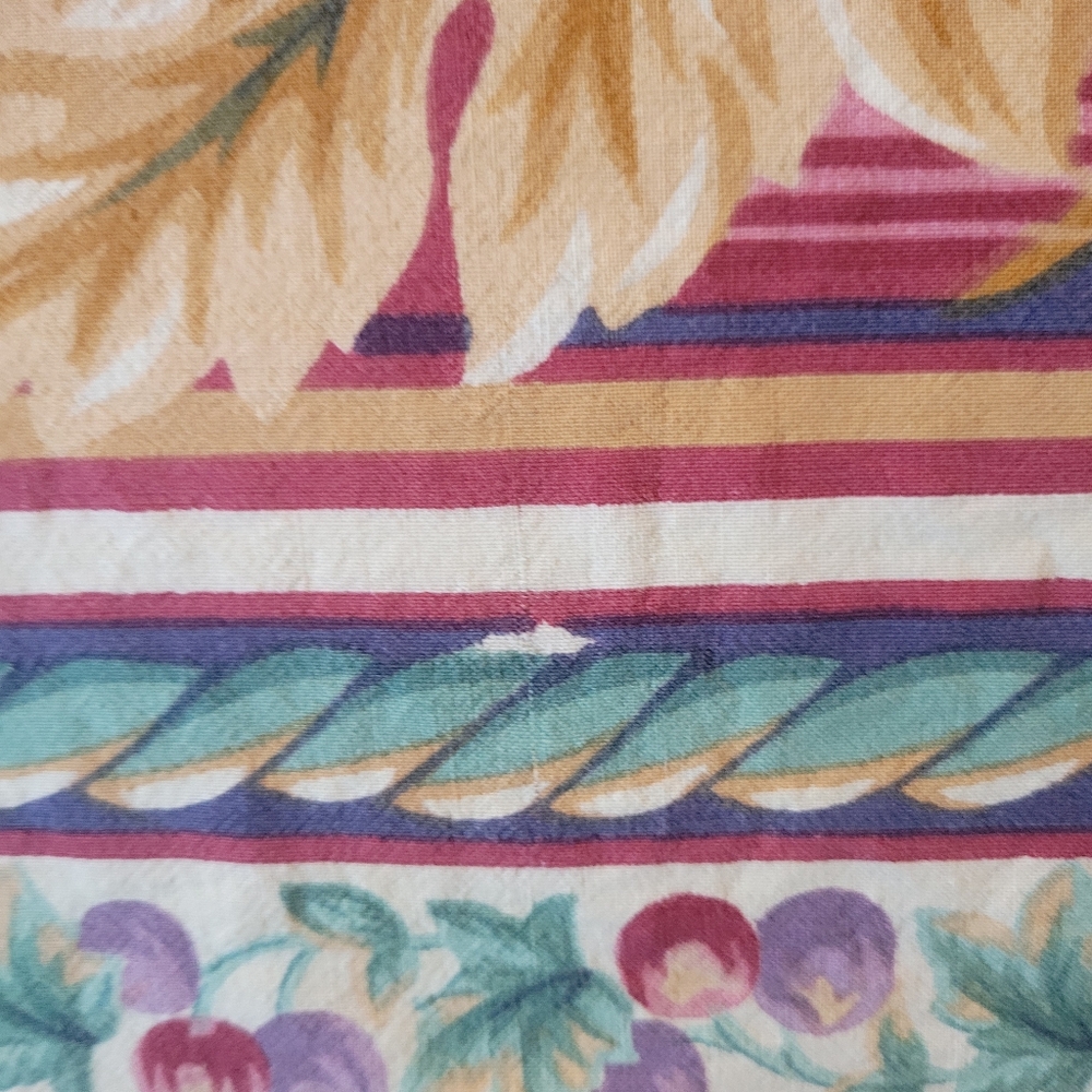Vintage Floral Multicolor Tablecloth - Picture 6 of 9